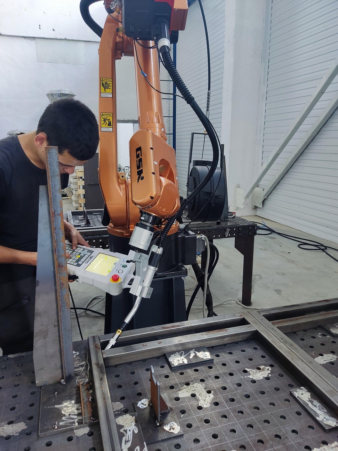 Монтаж и запуск в работу сварочного робота GSK в Тамбове