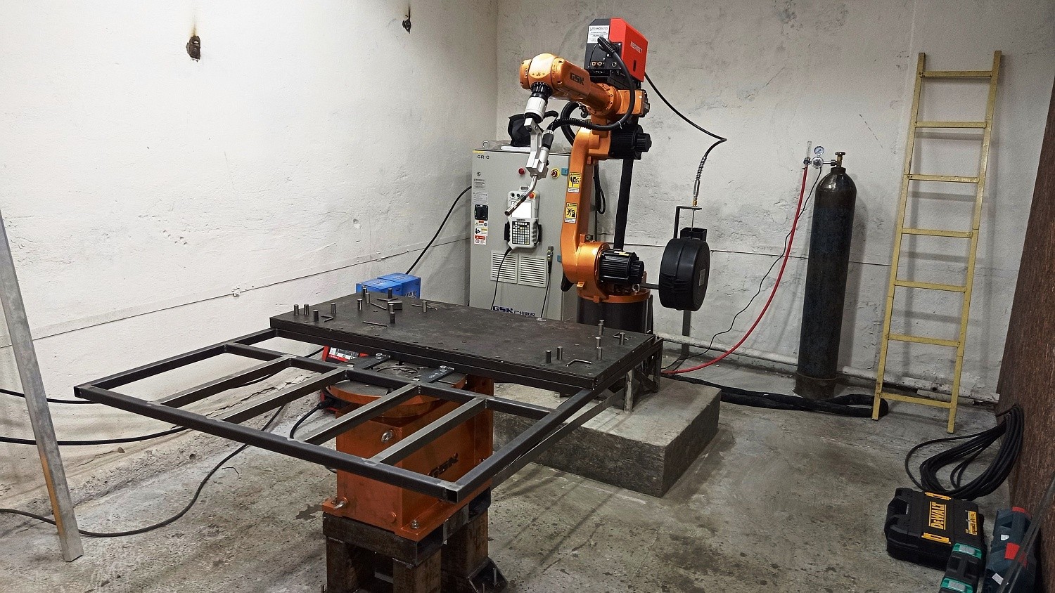 Роботизация изготовления рамных конструкций для производства электроаппаратуры